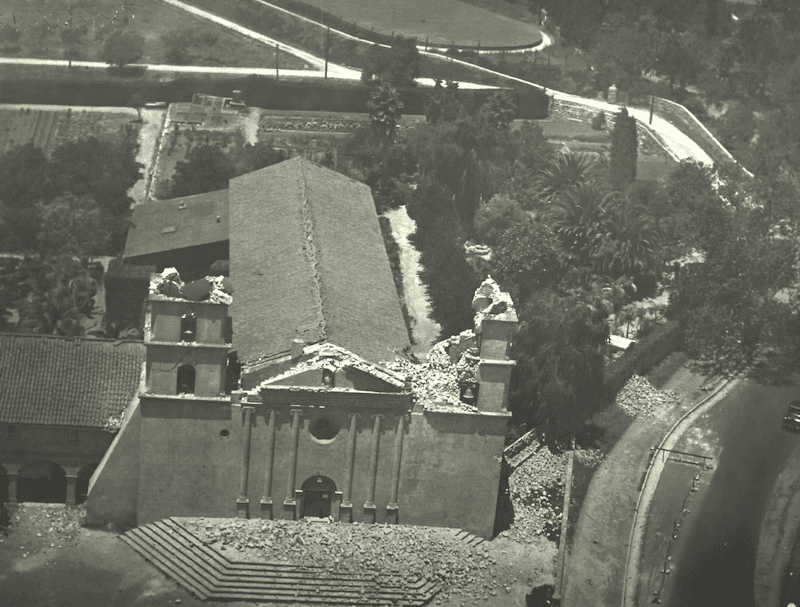 Damage to Old Mission Santa Barbara in the 1925 earthquake (Photo: USC Digital Library)
