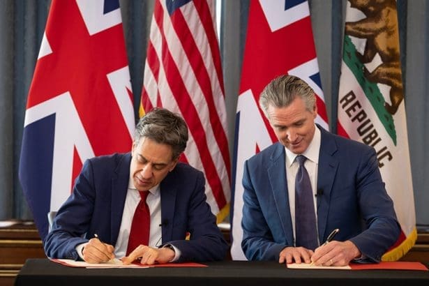 Governor Gavin Newsom and U.K. Secretary of State for Energy Security and Net Zero, Ed Miliband, signed an MOU deepening cooperation on climate. Image Source: Governor Gavin Newsom newsroom