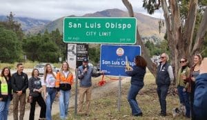 SLO Installs ‘Clean CA Community’ Sign at Highway 1